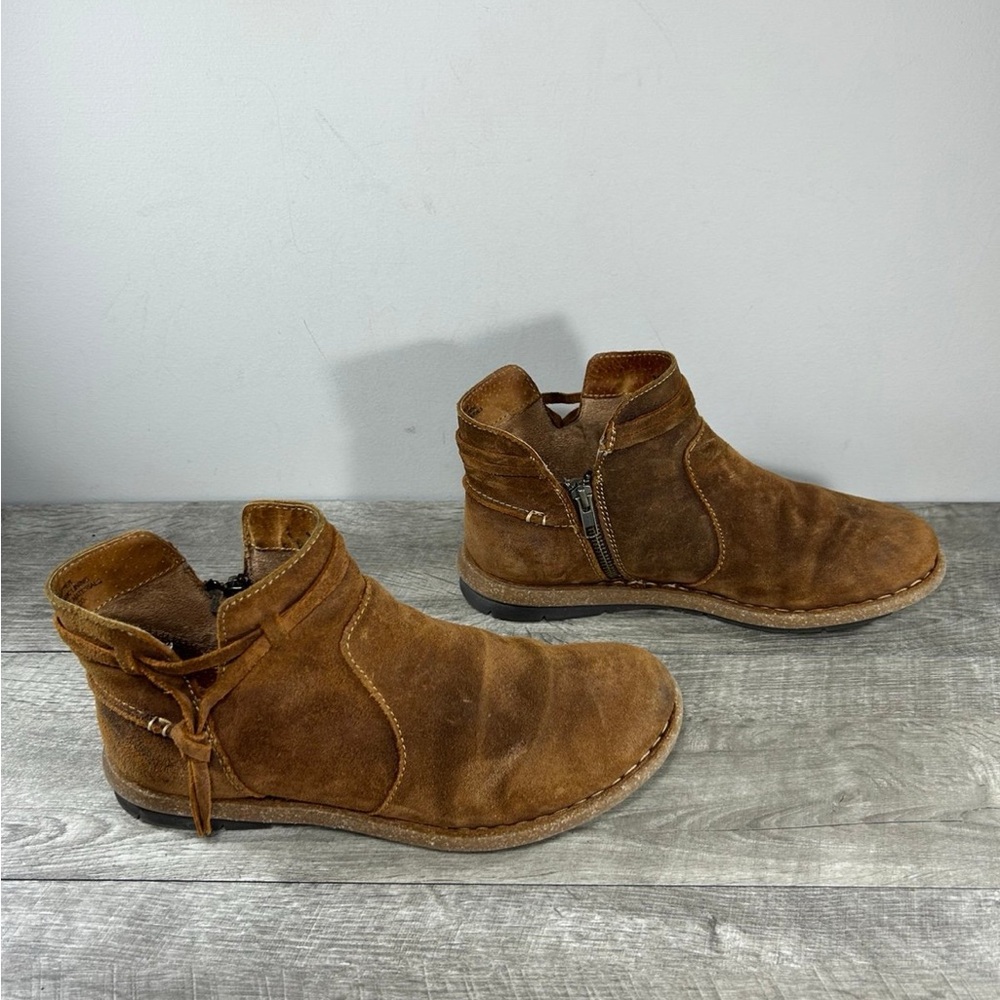 Women's Born BR0017406 Tarkiln Brown Suede Ankle Buckles Booties Boots Size 9.5